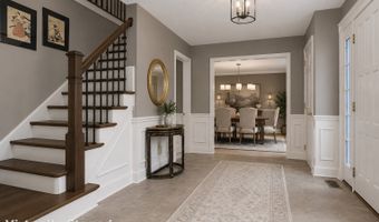 11 Tanglewood Dr, Danbury, CT 06811