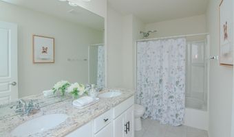 2888 Dillon Dr, Ann Arbor, MI 48105