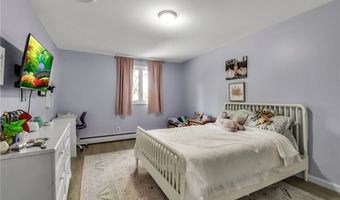 169 Chestnut Hill Ln S, Amherst, NY 14221