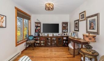 1046 Lakeside Dr E, Alloway, NJ 07422