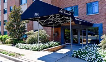 1300 S ARLINGTON RIDGE Rd 204, Arlington, VA 22202