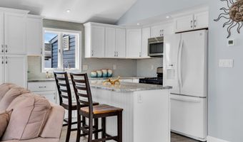 209 Fernwood Dr, Bayville, NJ 08721