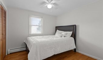 2 Dogwood Dr, Cranston, RI 02921