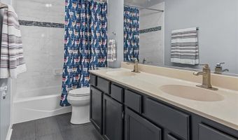 1820 Crofton Dr, Algonquin, IL 60102