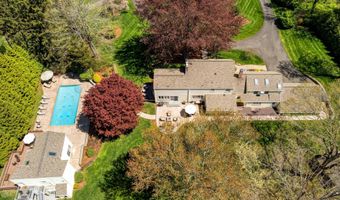 36 Whiting Farm Rd, Branford, CT 06405