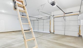 18072 Longleaf Dr, Athens, AL 35611