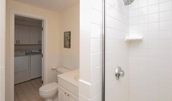 14 Lee Ave, Newport, RI 02840
