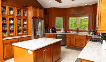 2804 Hash Ridge Rd, Barboursville, WV 25504