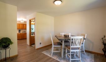 1211 10th Ave SE, Altoona, IA 50009