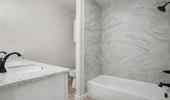 3320 Continental Ct, Altus, OK 73521