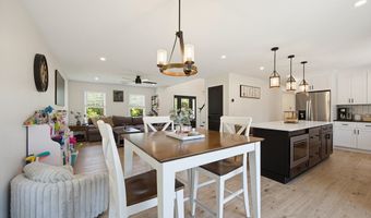 1479 Main St, Acushnet, MA 02743