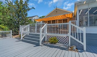 82 Spinnaker Ct, Bayville, NJ 08721