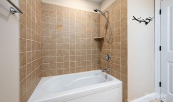 17 Bohemian Ln, Asheville, NC 28805