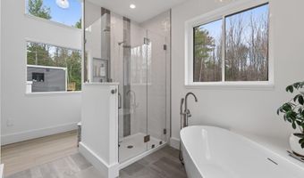 672 Danville Corner Rd, Auburn, ME 04210