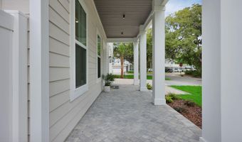 392 4TH St, Atlantic Beach, FL 32233