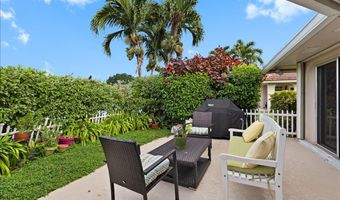 233 Rio Vista Cir, Atlantis, FL 33462