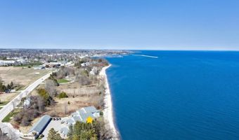 2622 LAKE St, Algoma, WI 54201