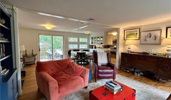 19 Terrace Dr, East Greenwich, RI 02818