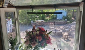 81 Union Ave, Amityville, NY 11701