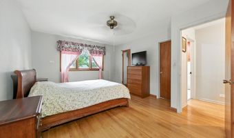 826 S Roosevelt Ave, Arlington Heights, IL 60005
