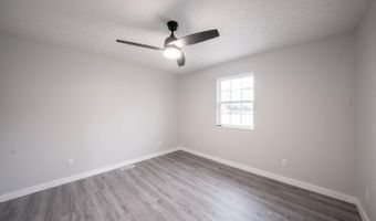 304 Sunset Dr, Aurora, IN 47001