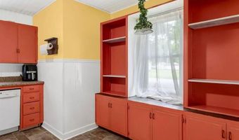 421 W College St, Aurora, MO 65605
