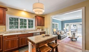 55 Woodland Ave, Allendale, NJ 07401