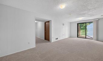 2358 Hidden Meadow Ln, Ballwin, MO 63021