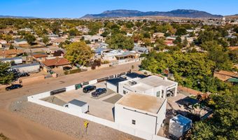 328 Camino Siete Rd SW, Albuquerque, NM 87105