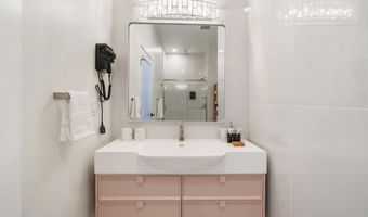 161 BROADWAY 1F, Bayonne, NJ 07002