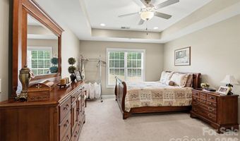 105 Oak Ridge Dr, Archdale, NC 27263
