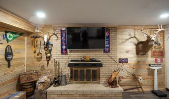 922 ARAPAHO St, Cheyenne, WY 82009