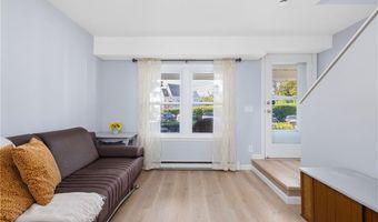 152 Tuckerman Ave 10, Middletown, RI 02842