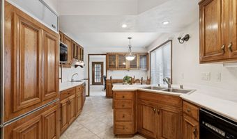 2213 SUNRISE Dr, Appleton, WI 54914