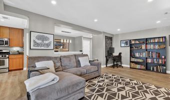 4113 S FOUR MILE RUN Dr 102, Arlington, VA 22204