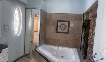 208 Winding Dr, Alexandria, IN 46001
