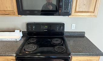 960 Bennington Dr, Box Elder, SD 57719