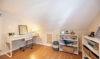 33 Providence Ave, East Providence, RI 02915