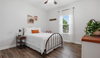 150 N 9th St, Aransas Pass, TX 78336