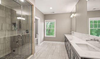 4226 40TH St N, Arlington, VA 22207
