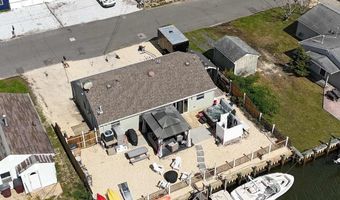 210 Fernwood Dr, Bayville, NJ 08721