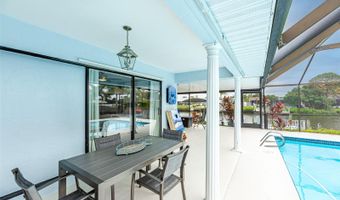 910 CHIPAWAY Dr, Apollo Beach, FL 33572