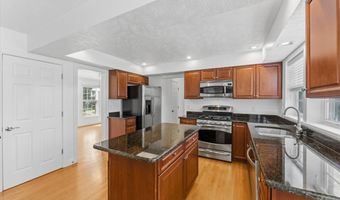43868 STRONGHOLD Ct, Ashburn, VA 20147