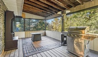 33 Tanglewood Dr, Alloway, NJ 07422