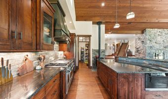 500 Wild Swan Trl, Bigfork, MT 59911