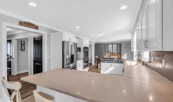 23 Pelican Dr, Bayville, NJ 08721