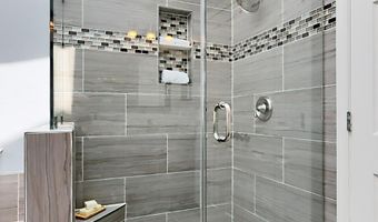 43820 LAUREL RIDGE Dr, Ashburn, VA 20147