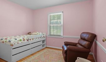 8304 BRIAR CREEK Dr, Annandale, VA 22003