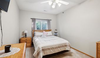 909 7th Ave SE 6, Altoona, IA 50009