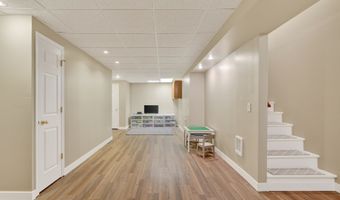 1235 Bentwood Ct, Altoona, IA 50009